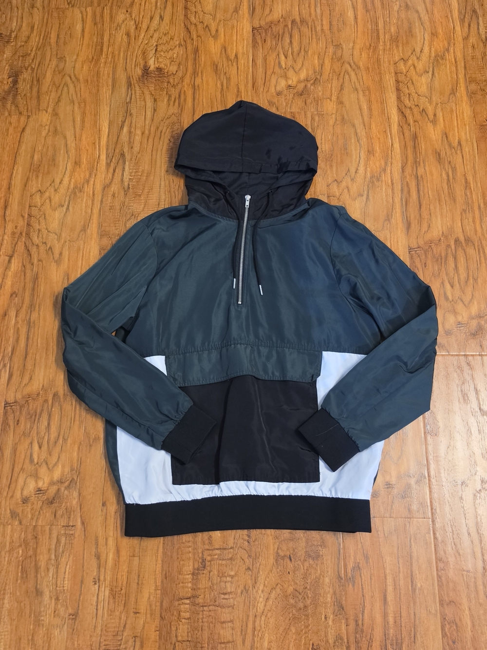 Forever 21 Men's Hooded Colorblock Windbreaker Jacket Gorpcore Green/Black/White